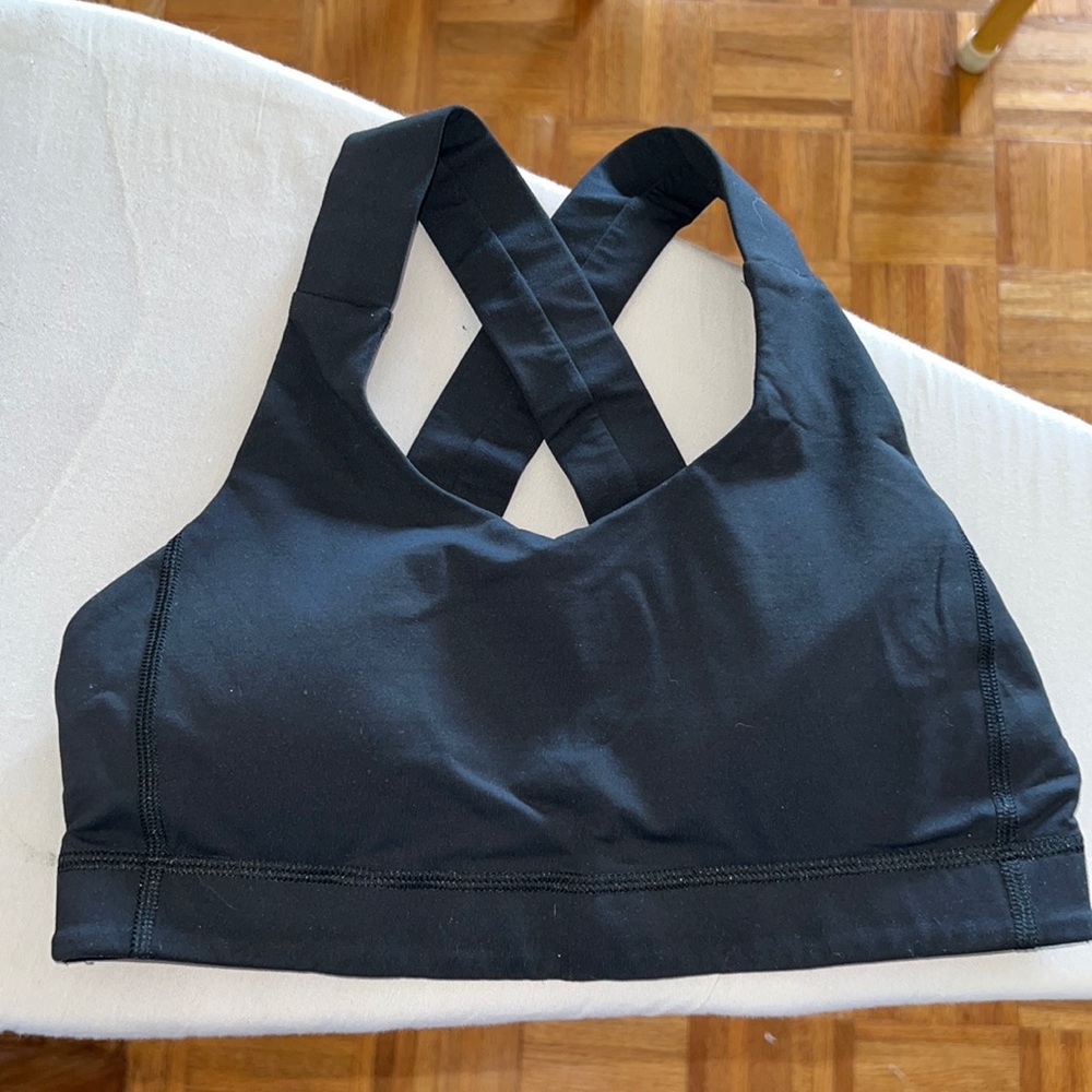 Lululemon size 6 sports bra